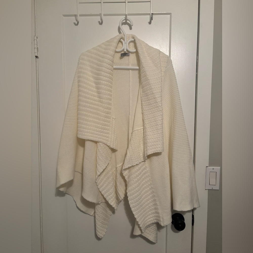 Elegant Cream Women’s Cape